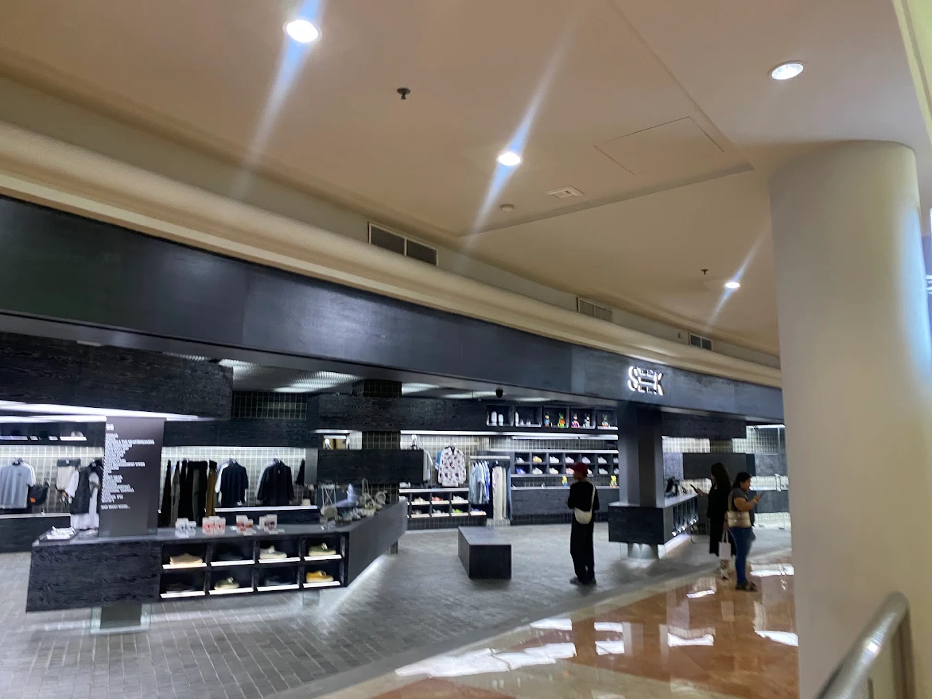 HIDE PLAZA SENAYAN