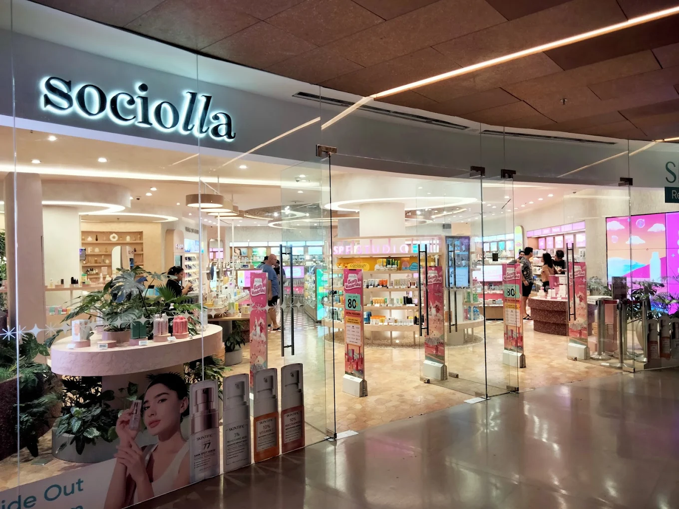 SOCIOLLA BEACHWALK BALI